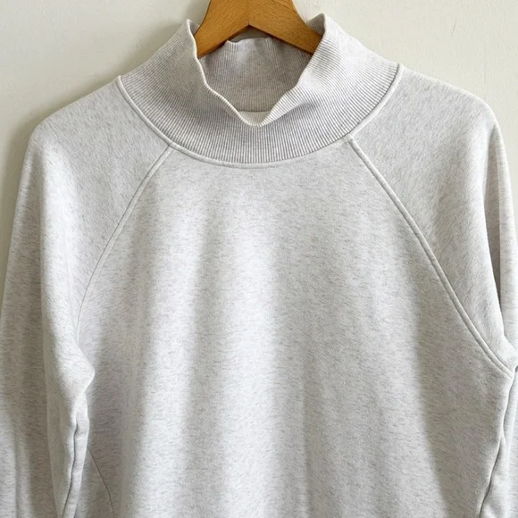 Athleta funnel neck light gray long sleeve zipper sweatshirt size medium - Picture 2 of 7
